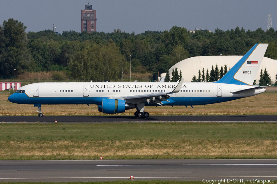 United States Air Force Boeing C-32A (98-0002) | Photo 268027