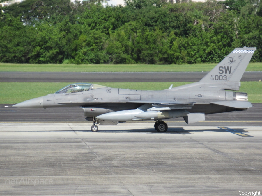 United States Air Force General Dynamics F-16CM Fighting Falcon (98-0003) | Photo 605021