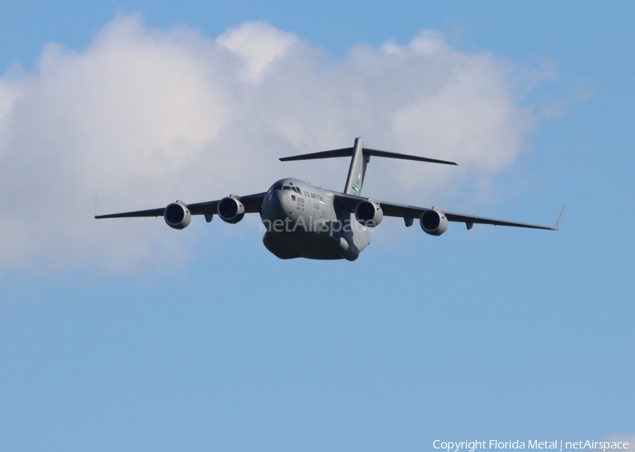 United States Air Force Boeing C-17A Globemaster III (98-0052) | Photo 547823