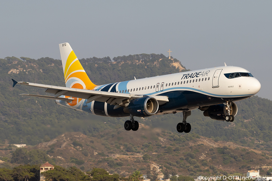 Trade Air Airbus A320-212 (9A-BTG) | Photo 345778