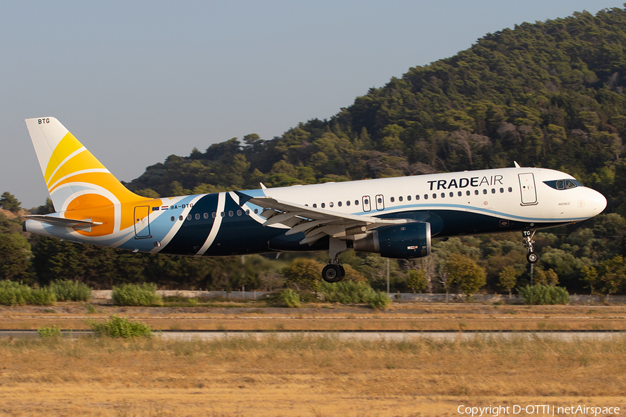 Trade Air Airbus A320-212 (9A-BTG) | Photo 345779