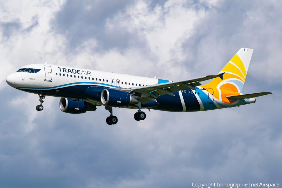 Trade Air Airbus A320-214 (9A-BTH) | Photo 502768