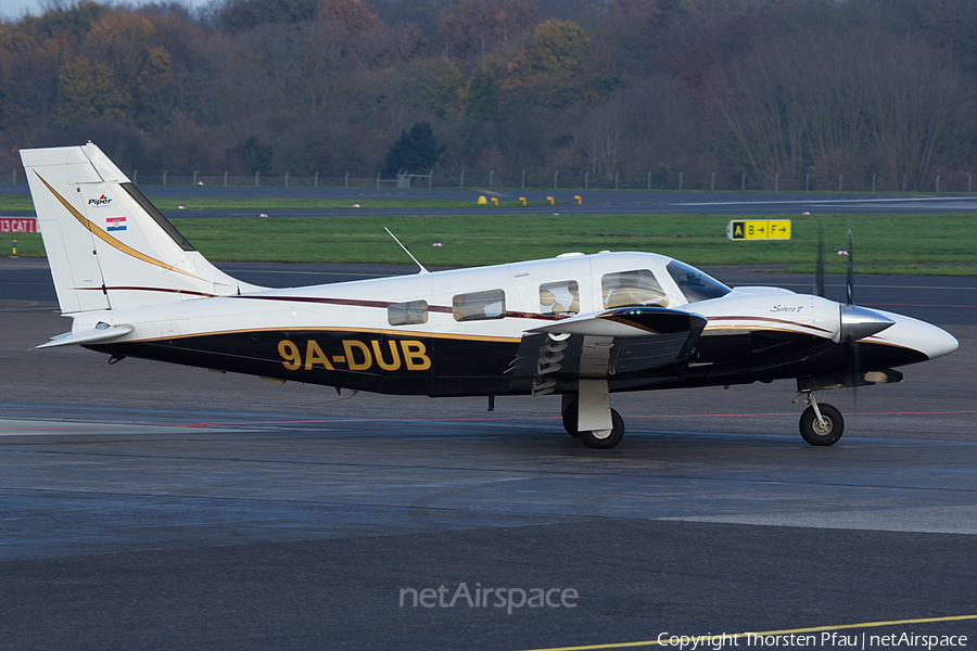(Private) Piper PA-34-220T Seneca V (9A-DUB) | Photo 61619
