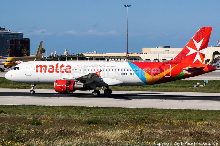 Air Malta Airbus A320-214 (9H-AEK) | Photo 300417