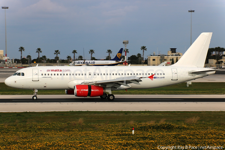 Air Malta Airbus A320-232 (9H-AHR) | Photo 215607