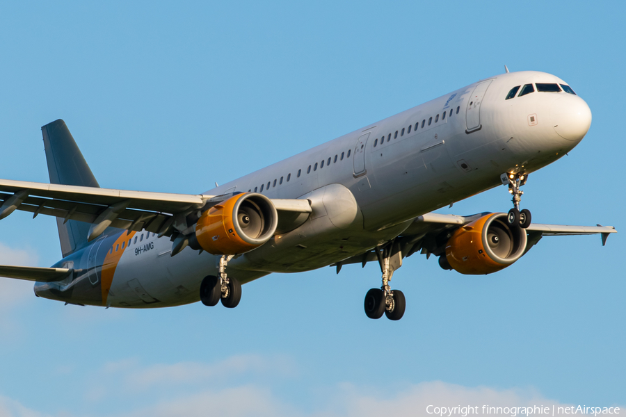 Avion Express Malta Airbus A321-212 (9H-AMG) | Photo 476060