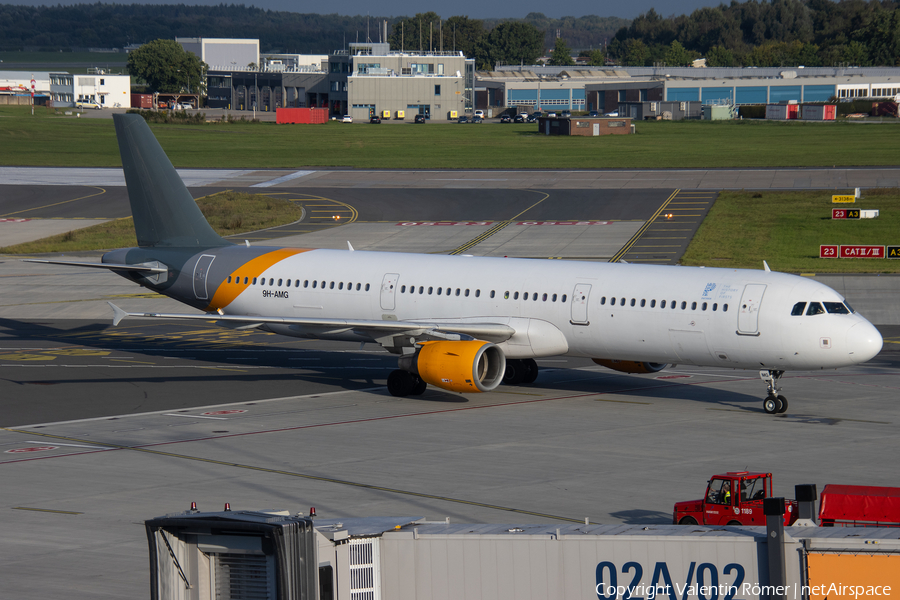 Avion Express Malta Airbus A321-212 (9H-AMG) | Photo 486681