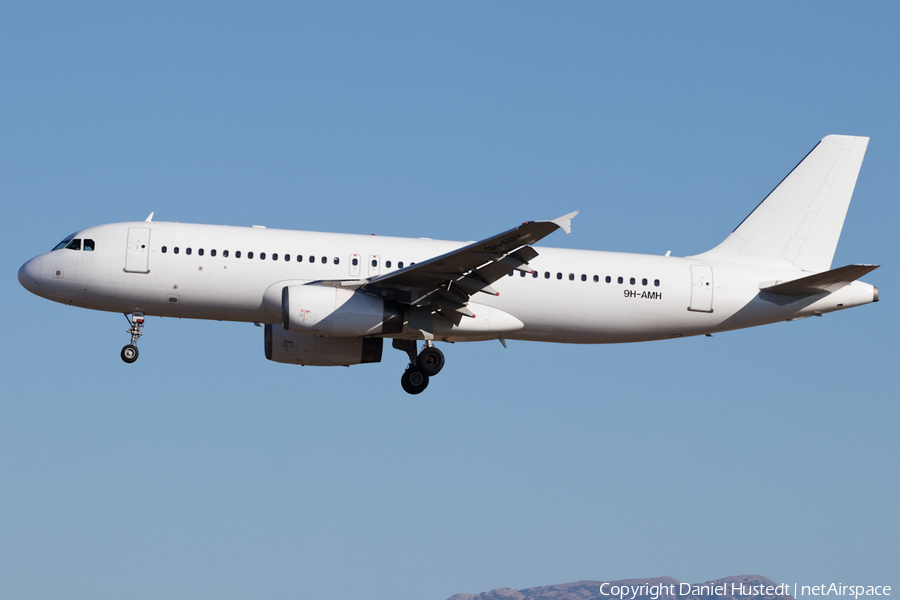 Avion Express Malta Airbus A320-232 (9H-AMH) | Photo 534091