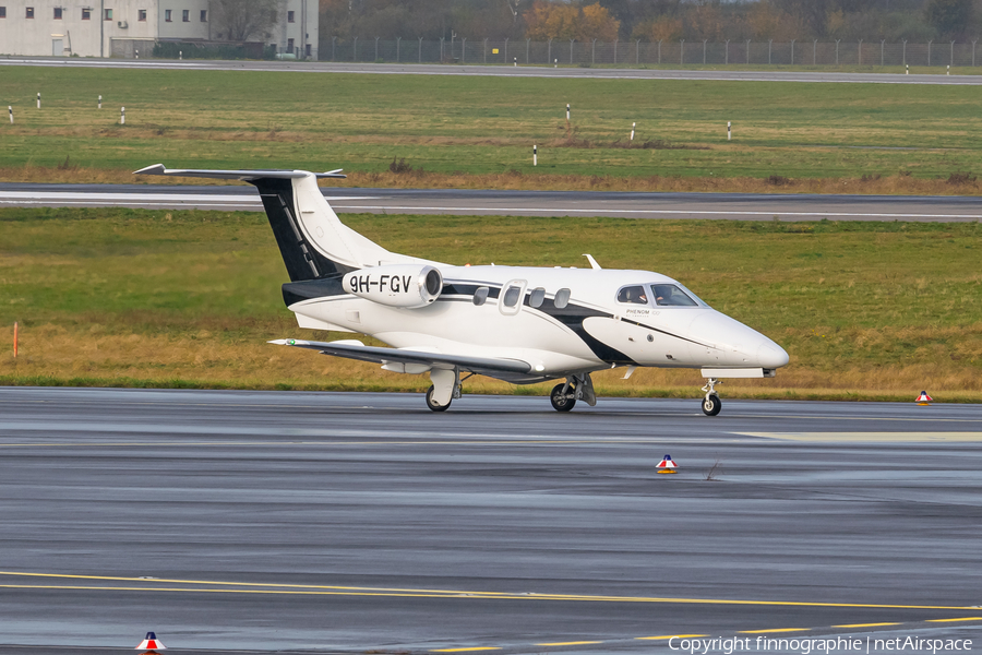 Luxwing Embraer EMB-500 Phenom 100 (9H-FGV) | Photo 479581