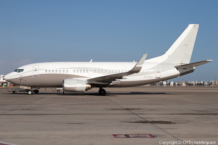 Comlux Malta Boeing 737-548 (9H-MAC) | Photo 599691