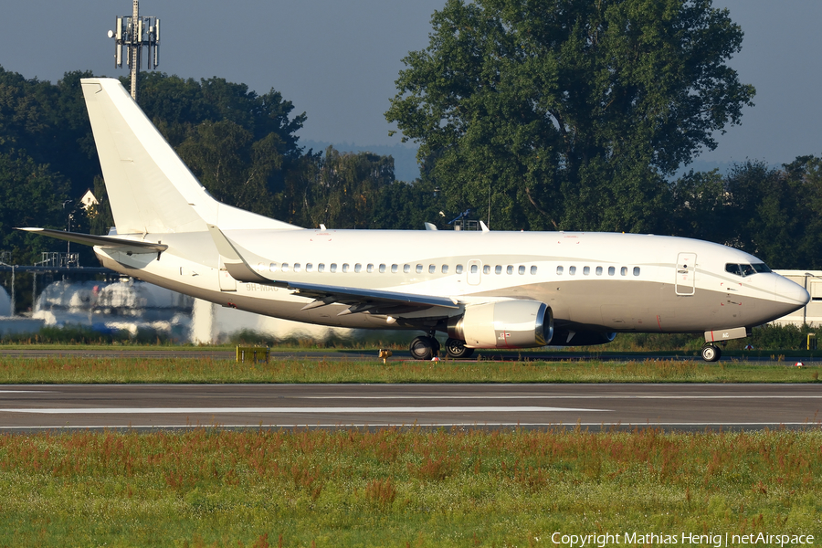Comlux Malta Boeing 737-548 (9H-MAC) | Photo 591687
