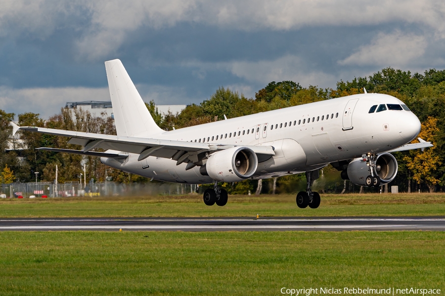 Avion Express Malta Airbus A320-214 (9H-MLE) | Photo 645310