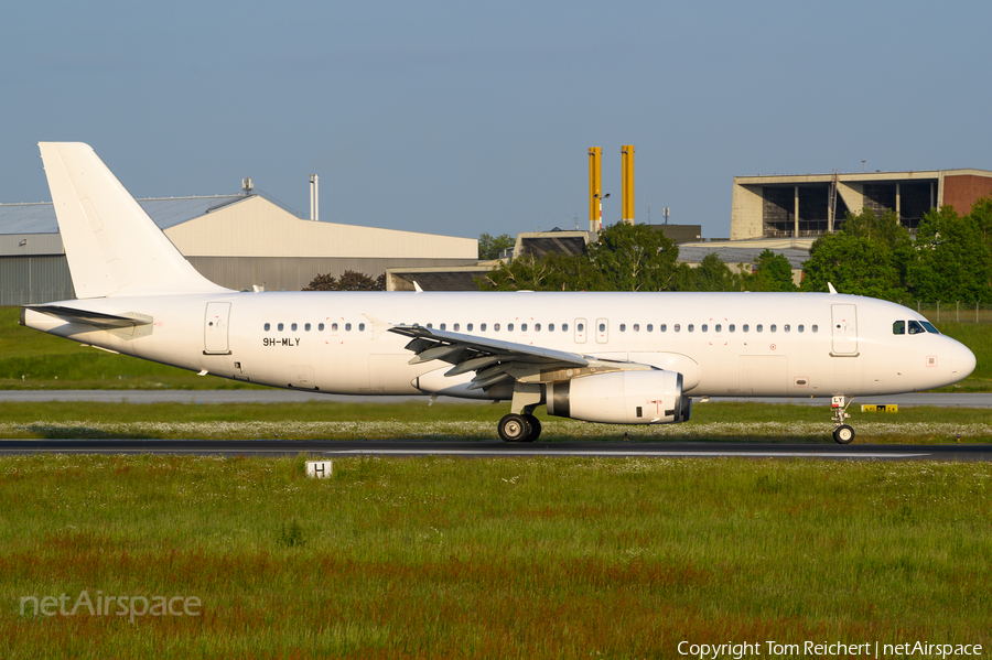 Avion Express Malta Airbus A320-232 (9H-MLY) | Photo 571426