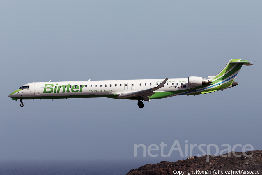 Binter Canarias Bombardier CRJ-1000 (9H-MPA) | Photo 500428