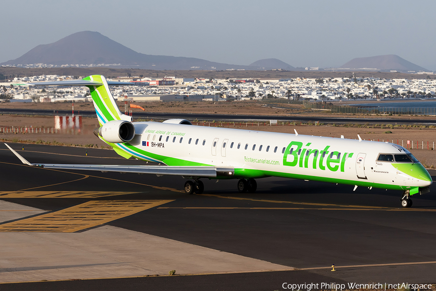 Binter Canarias Bombardier CRJ-1000 (9H-MPA) | Photo 329502