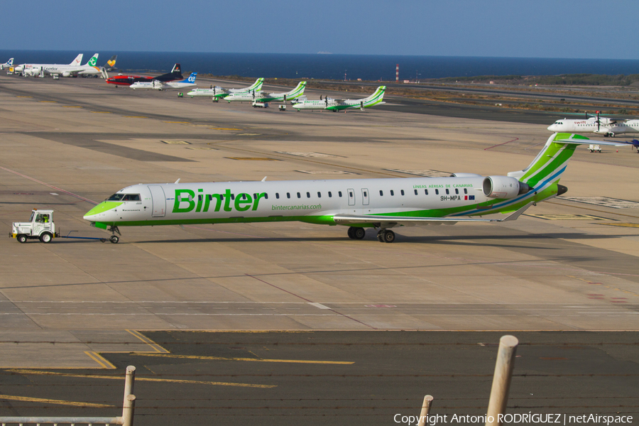 Binter Canarias Bombardier CRJ-1000 (9H-MPA) | Photo 350343