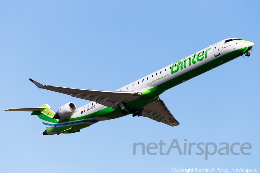 Binter Canarias Bombardier CRJ-1000 (9H-MPA) | Photo 293353