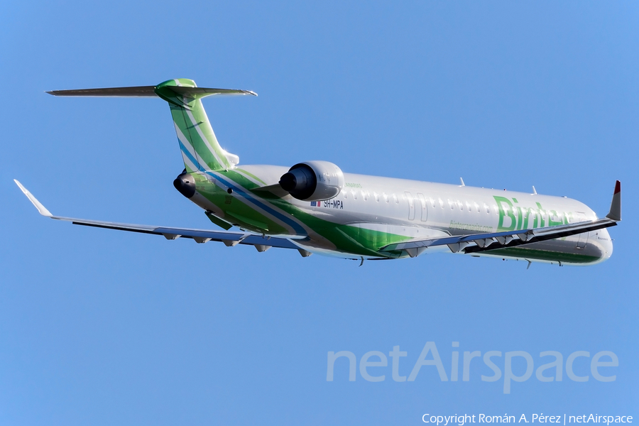 Binter Canarias Bombardier CRJ-1000 (9H-MPA) | Photo 293494