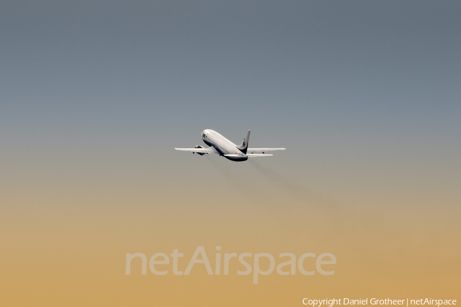 Maleth-Aero Boeing 737-329 (9H-MTF) | Photo 170513