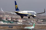 Malta Air (Ryanair) Boeing 737-8AS (9H-QEM) at  Gran Canaria, Spain