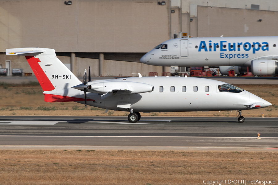 (Private) Piaggio P.180 Avanti (9H-SKI) | Photo 530640