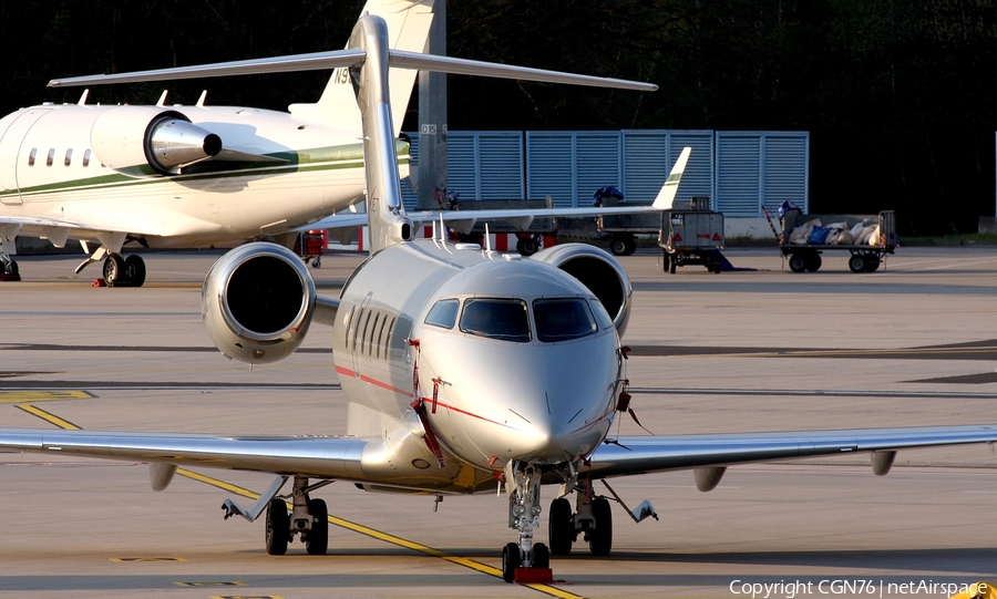 VistaJet Bombardier BD-100-1A10 Challenger 350 (9H-VCK) | Photo 446339