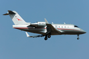 VistaJet Bombardier CL-600-2B16 Challenger 604 (9H-VFL) at  Tenerife Sur - Reina Sofia, Spain