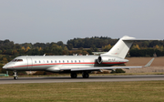 VistaJet Bombardier BD-700-1A10 Global 6000 (9H-VJZ) at  London - Luton, United Kingdom