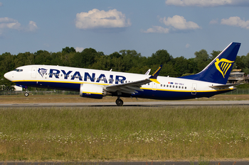 Malta Air (Ryanair) Boeing 737-8-200 (9H-VUJ) at  Hamburg - Fuhlsbuettel (Helmut Schmidt), Germany