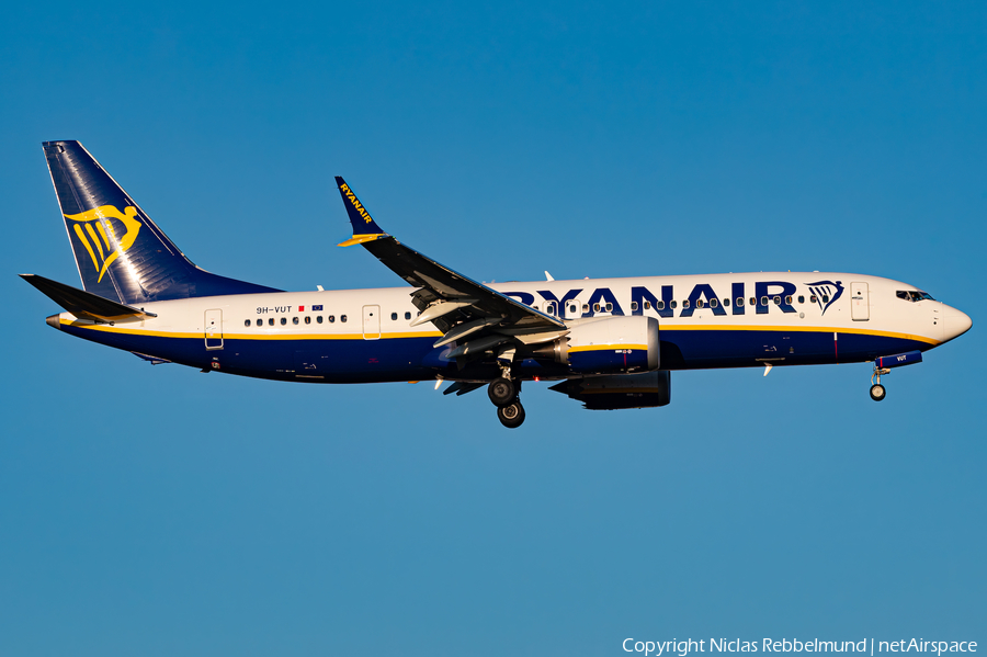 Malta Air (Ryanair) Boeing 737-8-200 (9H-VUT) | Photo 498583