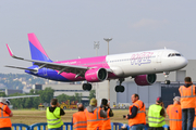 Wizz Air Malta Airbus A321-271NX (9H-WBM) at  Madrid - Barajas, Spain