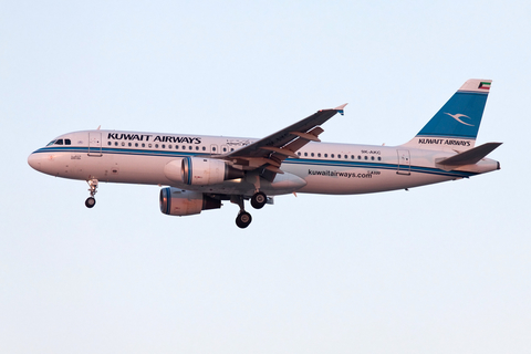 Kuwait Airways Airbus A320-211 (9K-AKC) at  Dubai - International, United Arab Emirates