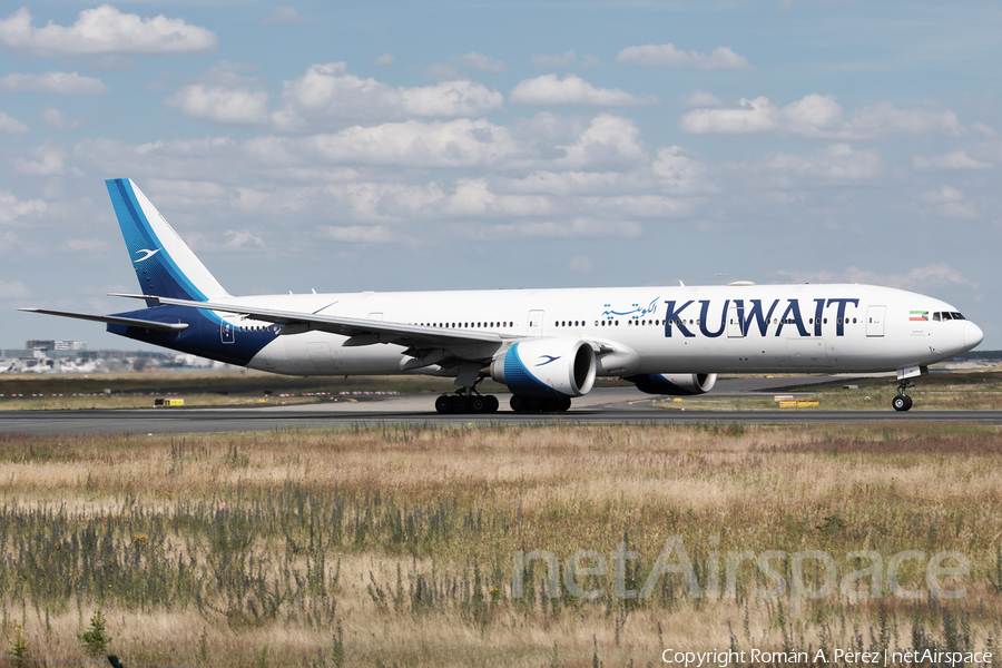 Kuwait Airways Boeing 777-369(ER) (9K-AOC) | Photo 660341