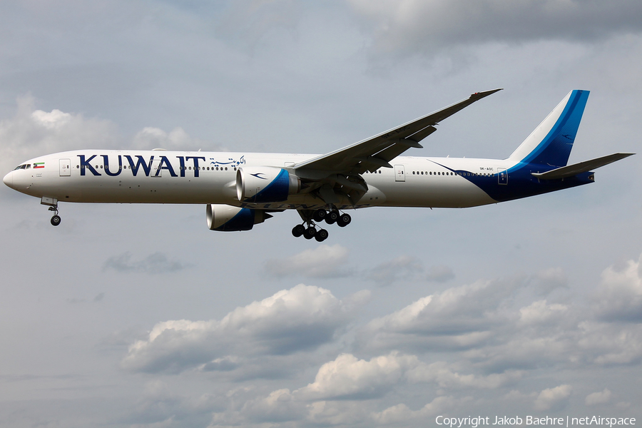 Kuwait Airways Boeing 777-369(ER) (9K-AOC) | Photo 187483