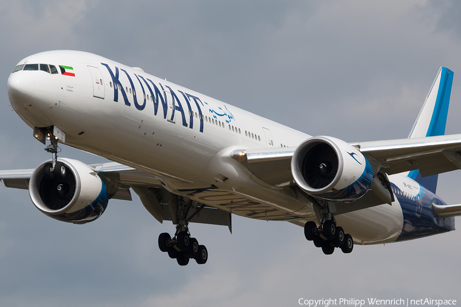 Kuwait Airways Boeing 777-369(ER) (9K-AOC) | Photo 194160