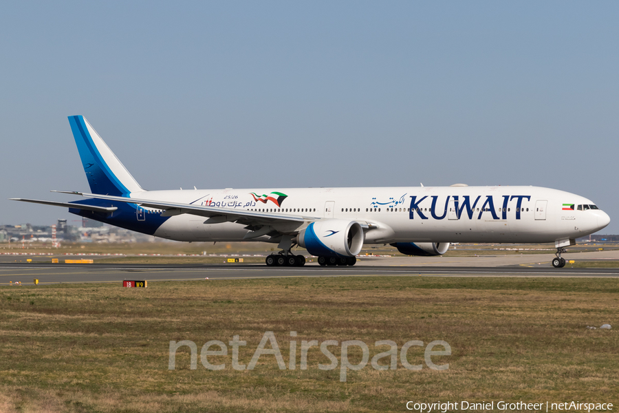 Kuwait Airways Boeing 777-369(ER) (9K-AOD) | Photo 238419