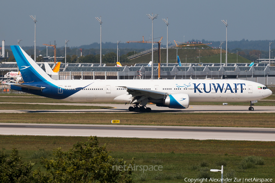 Kuwait Airways Boeing 777-369(ER) (9K-AOD) | Photo 641854