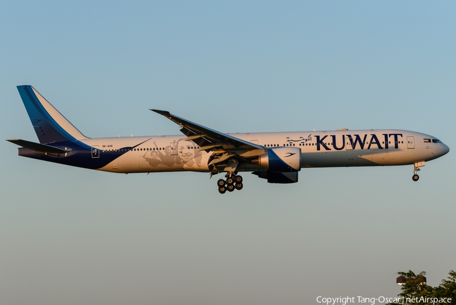 Kuwait Airways Boeing 777-369(ER) (9K-AOE) | Photo 298772