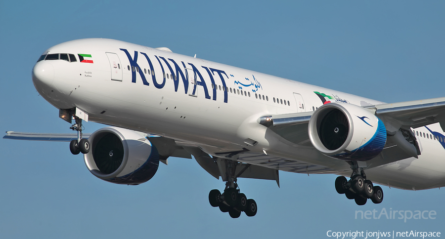 Kuwait Airways Boeing 777-369(ER) (9K-AOE) | Photo 150124