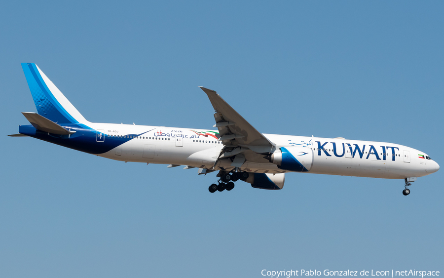 Kuwait Airways Boeing 777-369(ER) (9K-AOJ) | Photo 338833