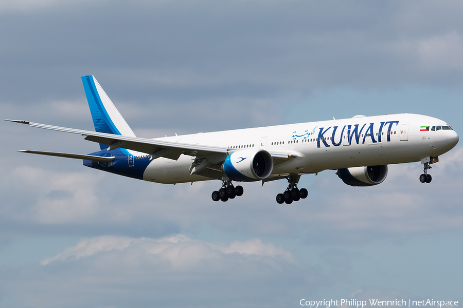 Kuwait Airways Boeing 777-369(ER) (9K-AOK) | Photo 194118