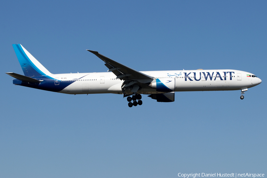 Kuwait Airways Boeing 777-369(ER) (9K-AOL) | Photo 500753