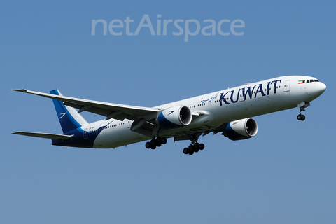 Kuwait Airways Boeing 777-369(ER) (9K-AOL) at  London - Heathrow, United Kingdom