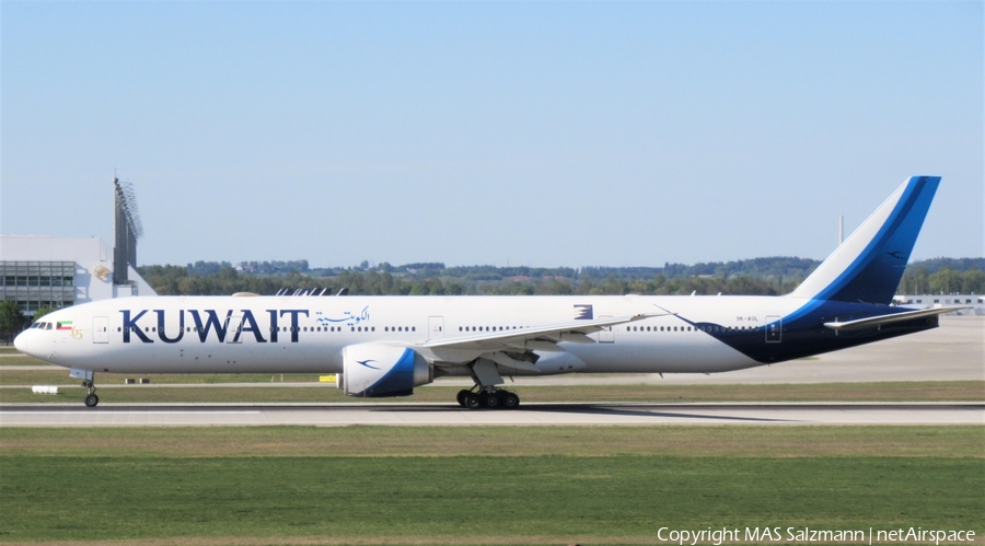 Kuwait Airways Boeing 777-369(ER) (9K-AOL) | Photo 383054