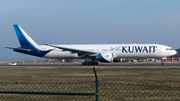 Kuwait Airways Boeing 777-369(ER) (9K-AOM) at  Frankfurt am Main, Germany
