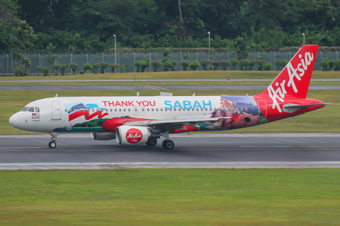 AirAsia Airbus A320-216 (9M-AHT) at  Singapore - Changi, Singapore