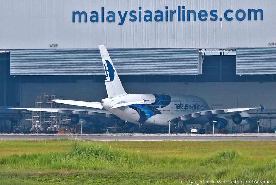 Malaysia Airlines Airbus A380-841 (9M-MNA) | Photo 374473