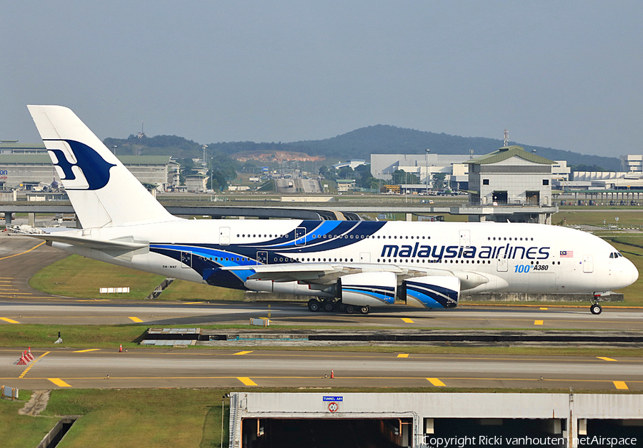 Malaysia Airlines Airbus A380-841 (9M-MNF) | Photo 364666