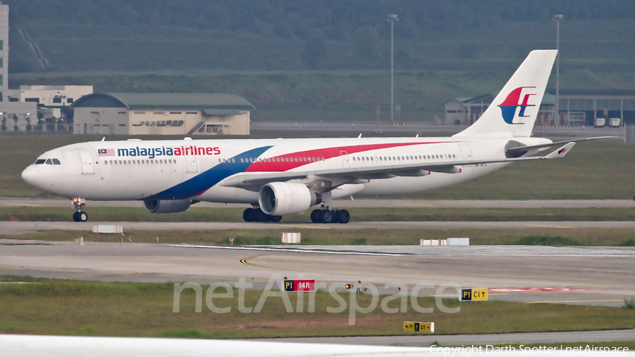 Malaysia Airlines Airbus A330-323X (9M-MTA) | Photo 313484