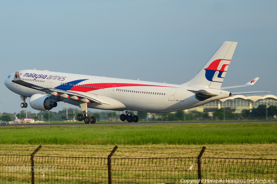 Malaysia Airlines Airbus A330-323X (9M-MTH) | Photo 393354